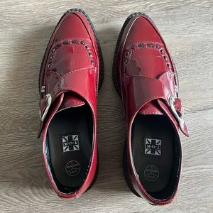 T.U.K. Maroon Patent Leather Pointed Toe Creepers Mens 6, Womens 8